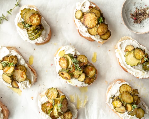 Slices of Bruschetta with courgette and ricotta  
