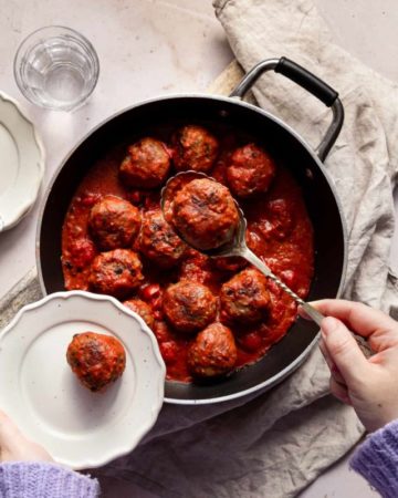 Meatballs on a pan